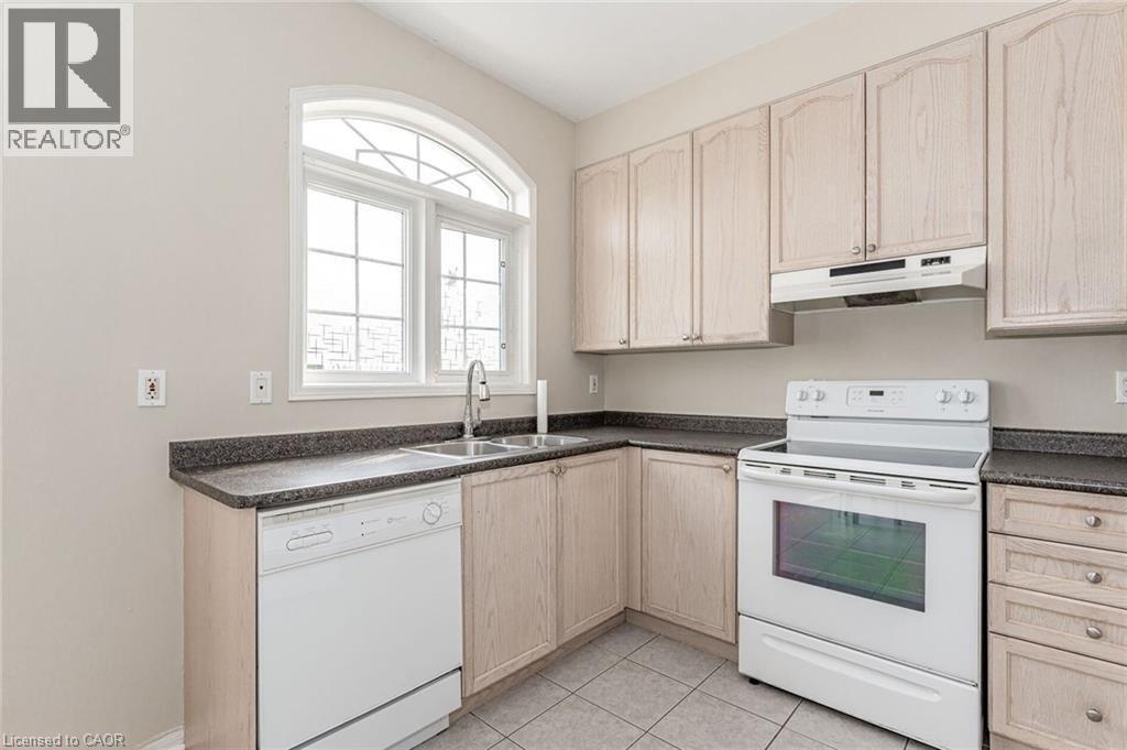 2367 Sutton Drive, Burlington, Ontario  L7L 6Y6 - Photo 14 - 40823421