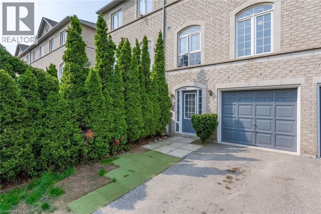 2367 Sutton Drive, Burlington, Ontario  L7L 6Y6 - Photo 2 - 40823421