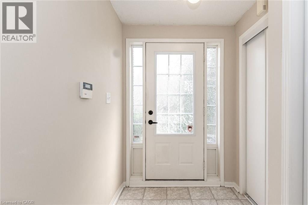 2367 Sutton Drive, Burlington, Ontario  L7L 6Y6 - Photo 4 - 40823421