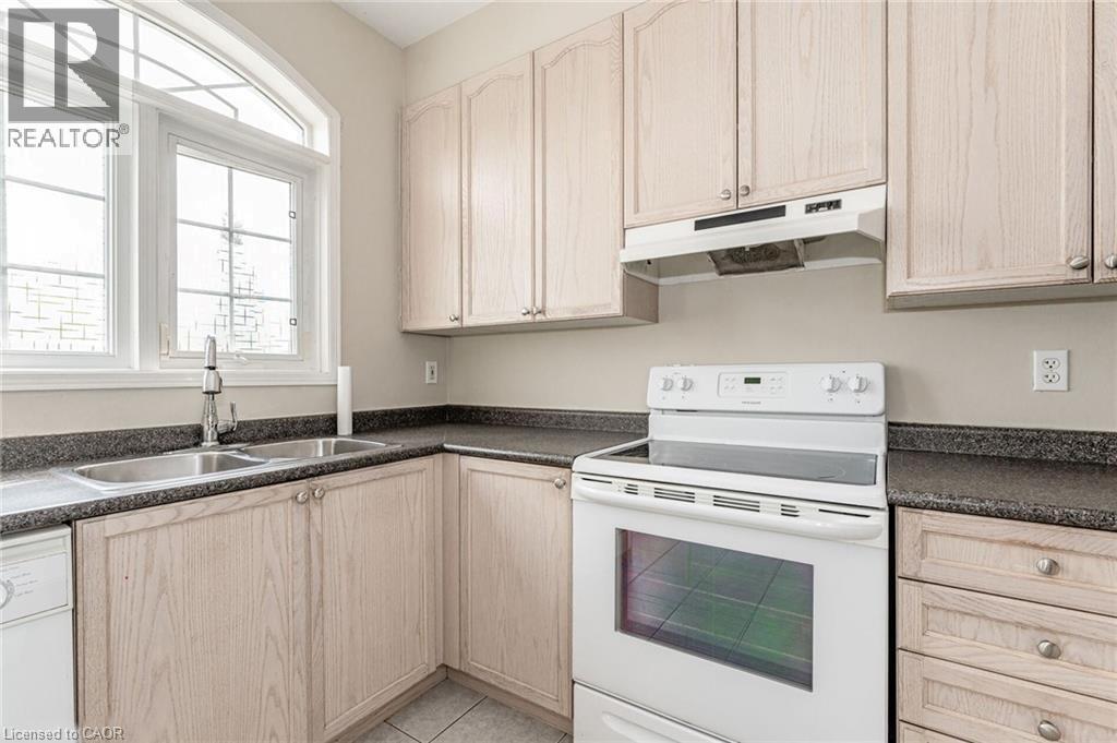 2367 Sutton Drive, Burlington, Ontario  L7L 6Y6 - Photo 6 - 40823421