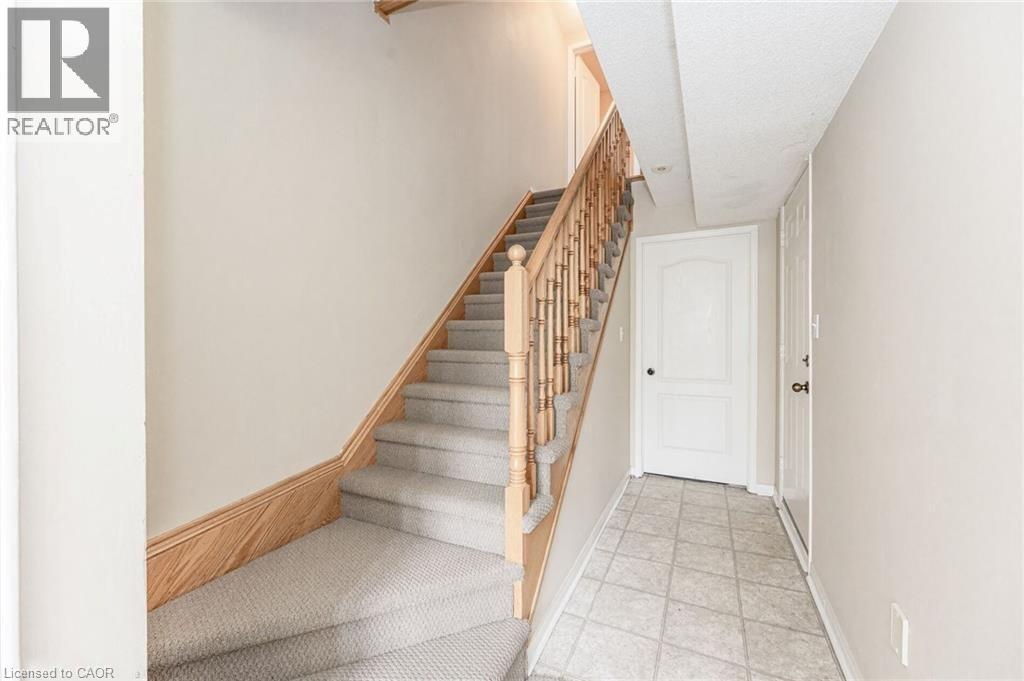 2367 Sutton Drive, Burlington, Ontario  L7L 6Y6 - Photo 8 - 40823421