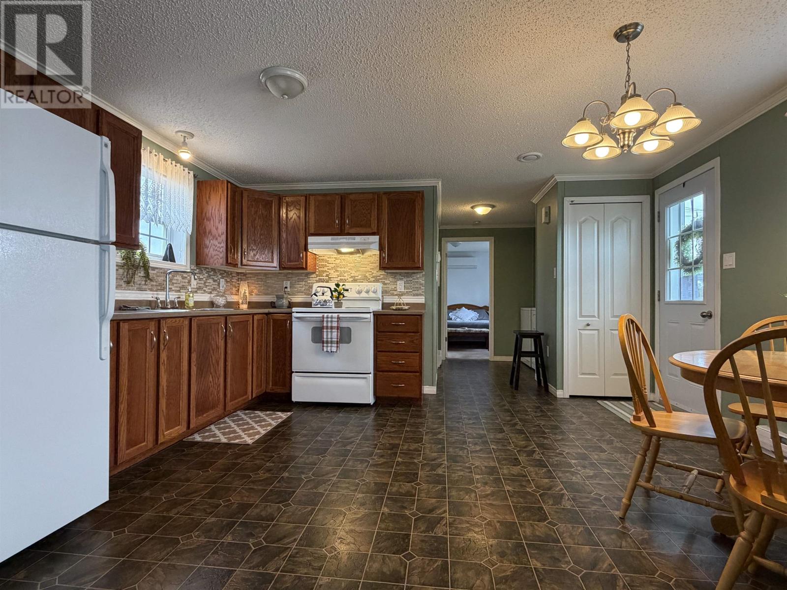 74 Jillian Street, Summerside, Prince Edward Island  C1N 6S6 - Photo 4 - 202608498