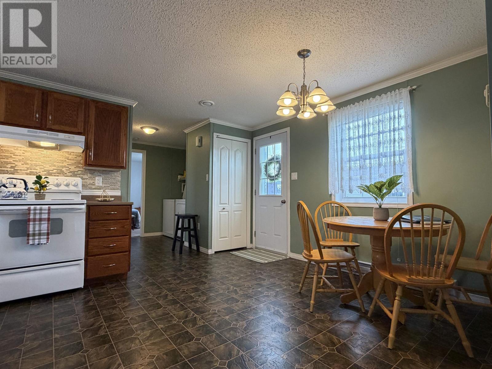 74 Jillian Street, Summerside, Prince Edward Island  C1N 6S6 - Photo 5 - 202608498