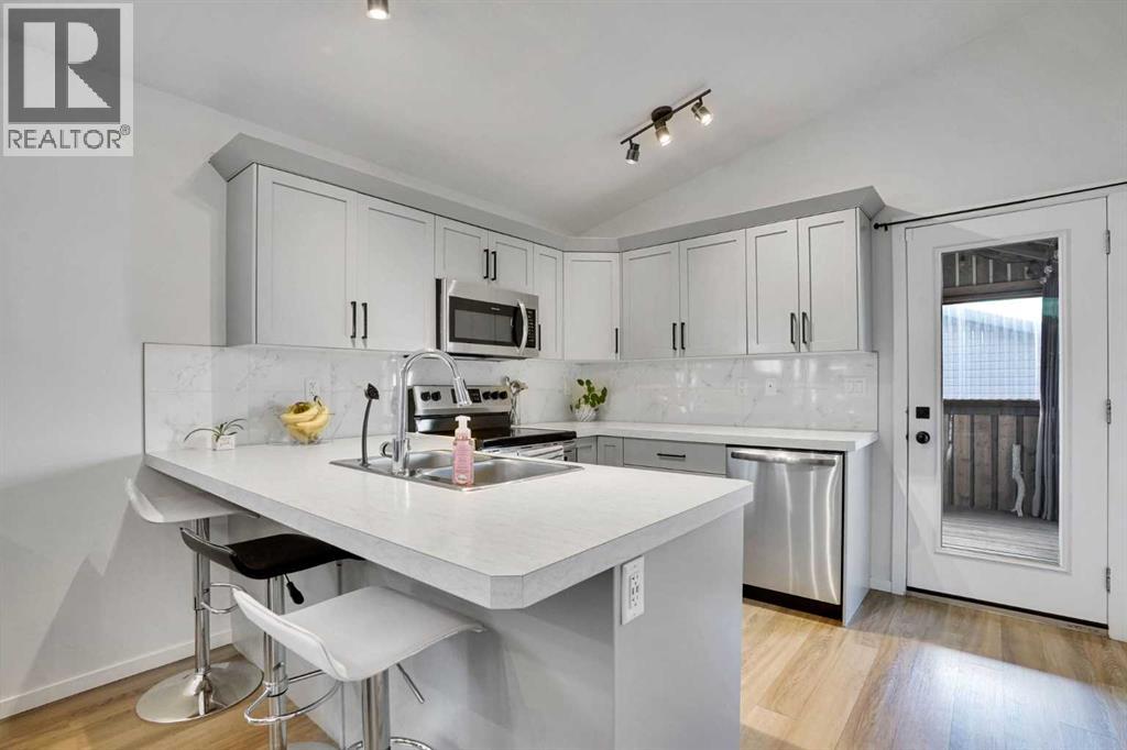 244 Thomlison Avenue, Red Deer, Alberta  T4P 3E6 - Photo 10 - A2304707