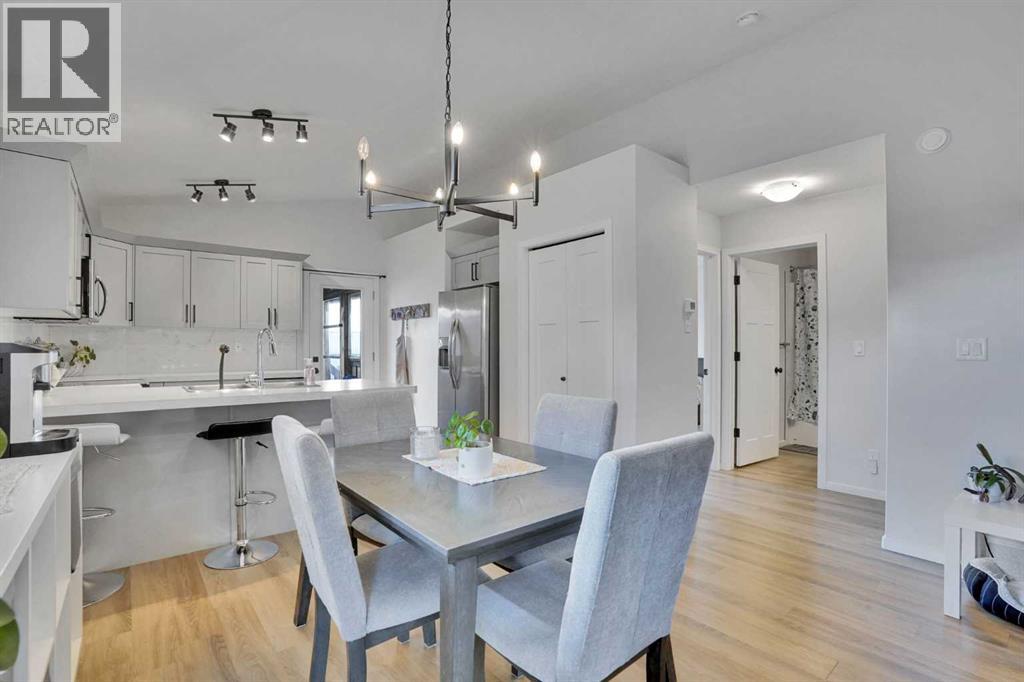 244 Thomlison Avenue, Red Deer, Alberta  T4P 3E6 - Photo 9 - A2304707