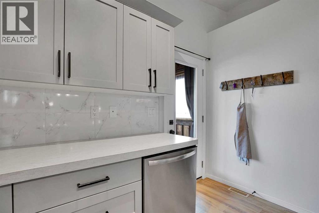 244 Thomlison Avenue, Red Deer, Alberta  T4P 3E6 - Photo 12 - A2304707