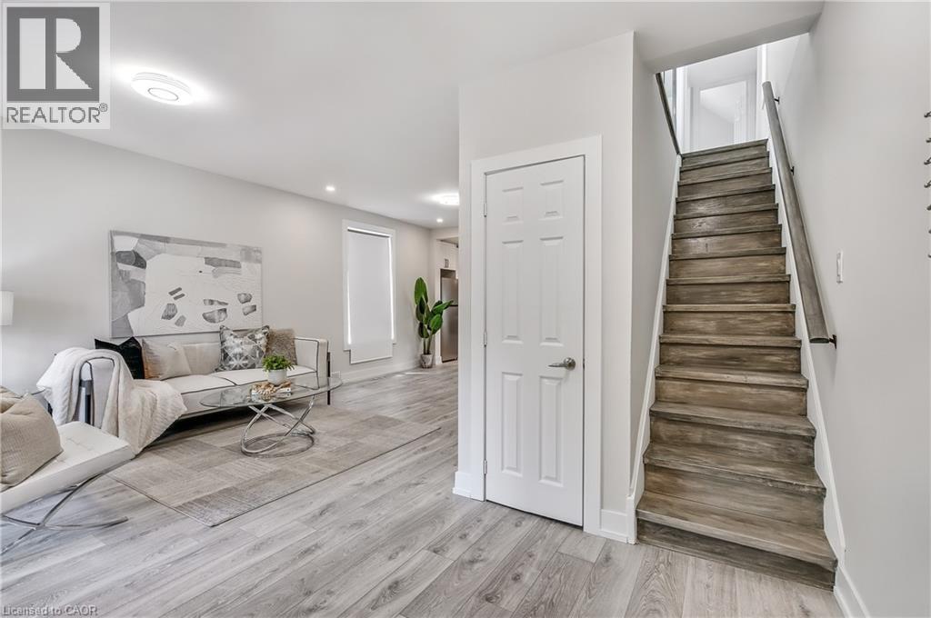 221 Rosslyn Avenue N, Hamilton, Ontario  L8L 7P8 - Photo 5 - 40823862