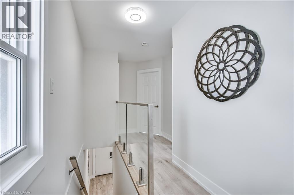 221 Rosslyn Avenue N, Hamilton, Ontario  L8L 7P8 - Photo 19 - 40823862