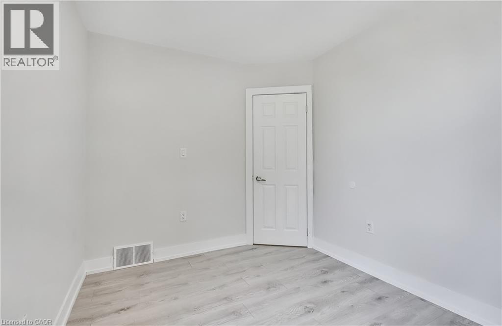 221 Rosslyn Avenue N, Hamilton, Ontario  L8L 7P8 - Photo 27 - 40823862