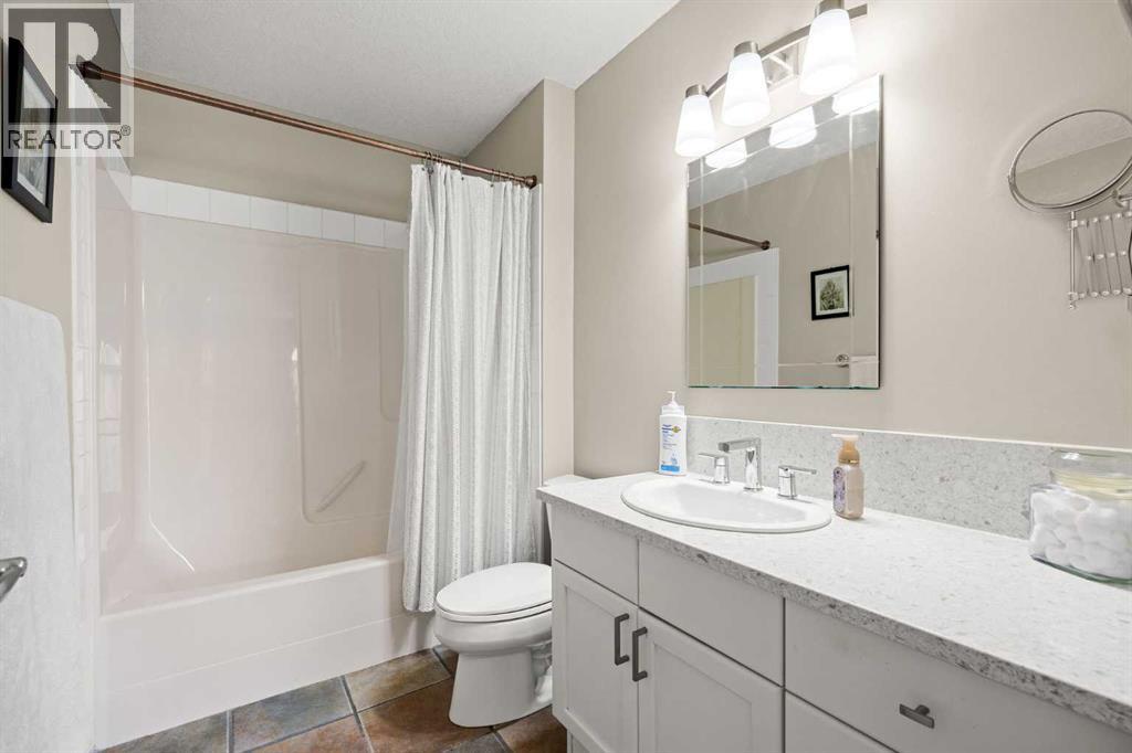 24, 100 Signature Way SW, Calgary, Alberta  T3H 2W6 - Photo 36 - A2292586