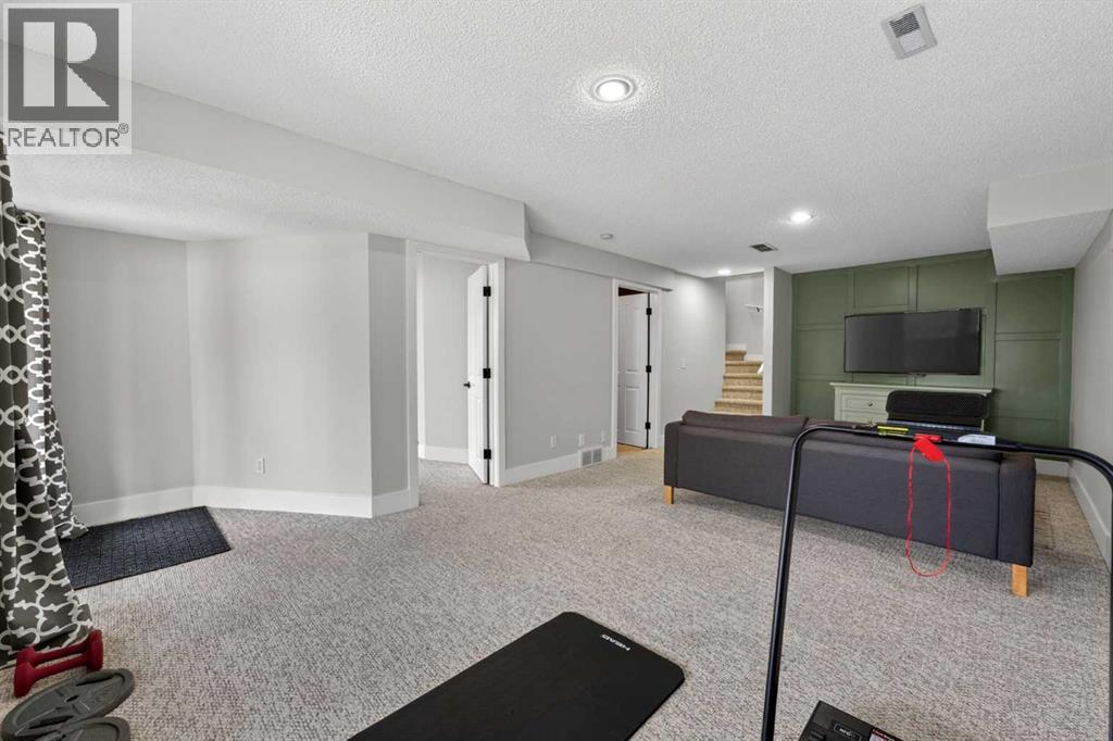 10 Somerglen Crescent SW, Calgary, Alberta  T2Y 3L6 - Photo 34 - A2302628