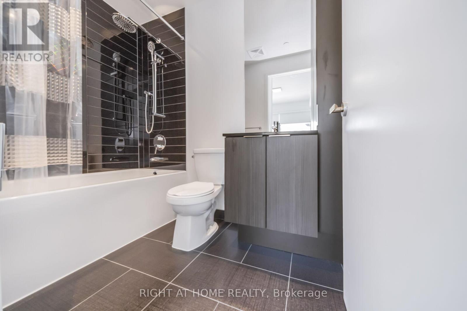 3111 - 448 Burmhamthorpe Road, Mississauga, Ontario  L5B 0R4 - Photo 25 - W13040058