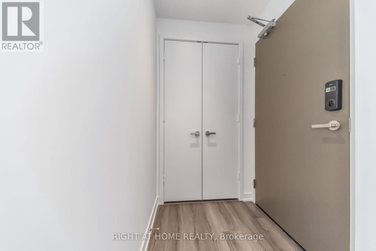 3111 - 448 Burmhamthorpe Road, Mississauga, Ontario  L5B 0R4 - Photo 7 - W13040058