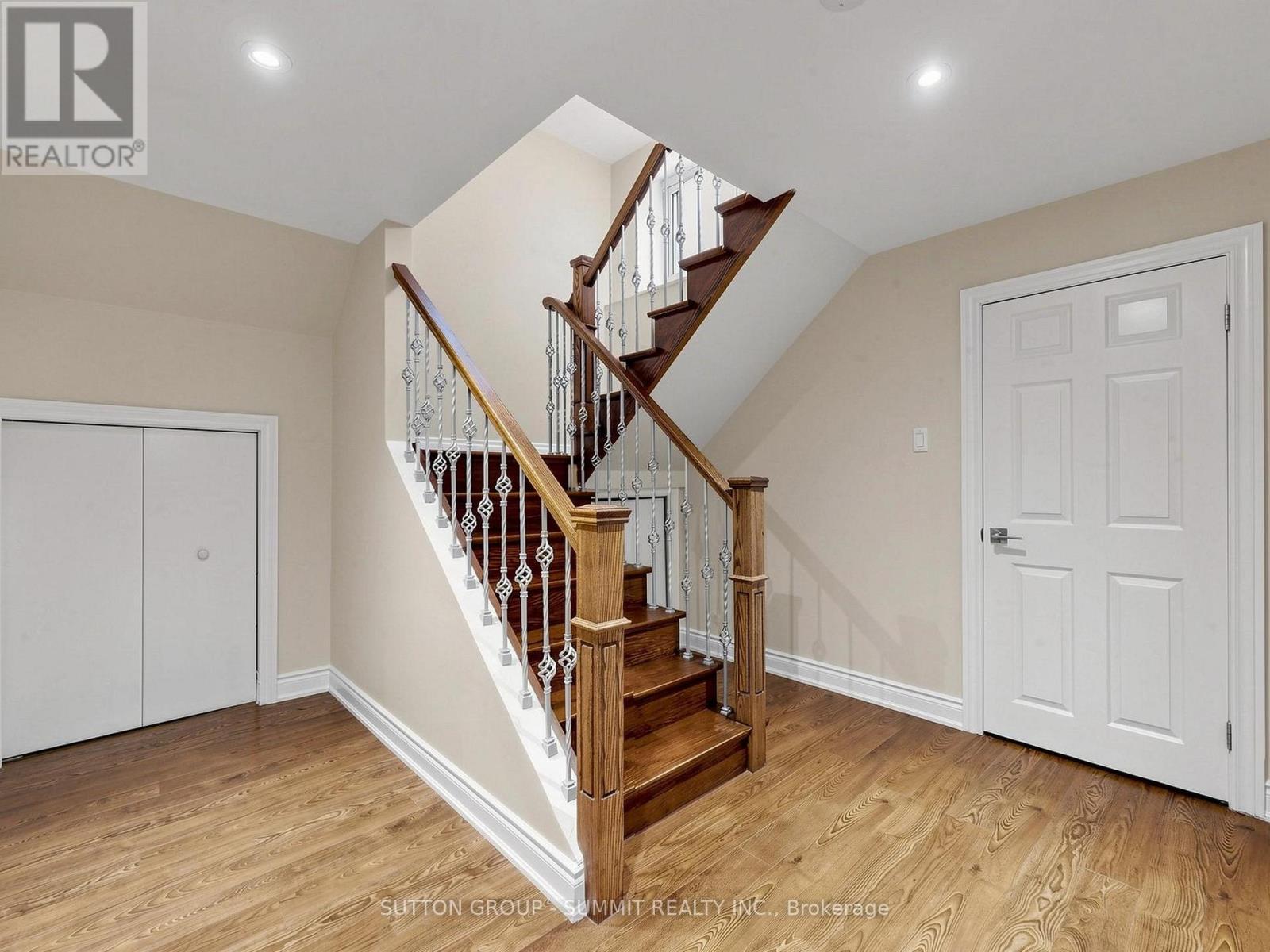 3485 Cawthra Road, Mississauga (Applewood), Ontario  L5A 2X9 - Photo 35 - W13040078