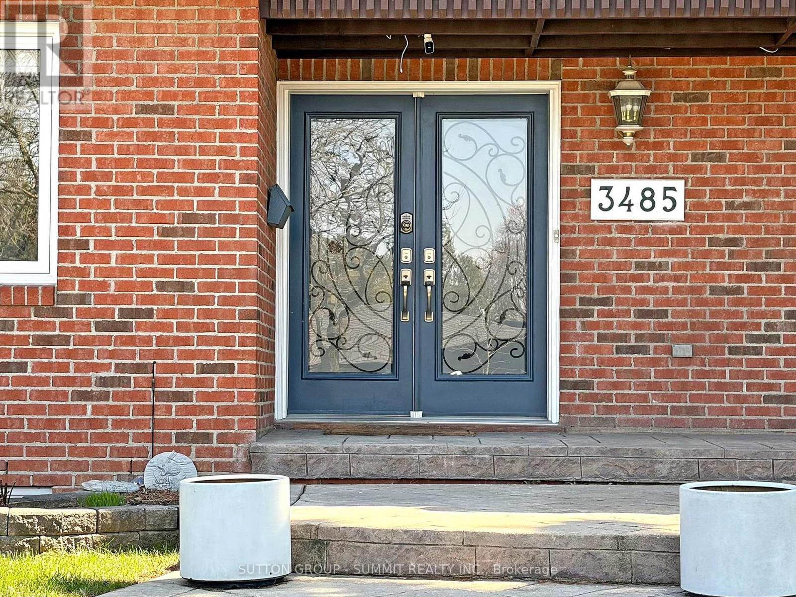 3485 Cawthra Road, Mississauga (Applewood), Ontario  L5A 2X9 - Photo 4 - W13040078