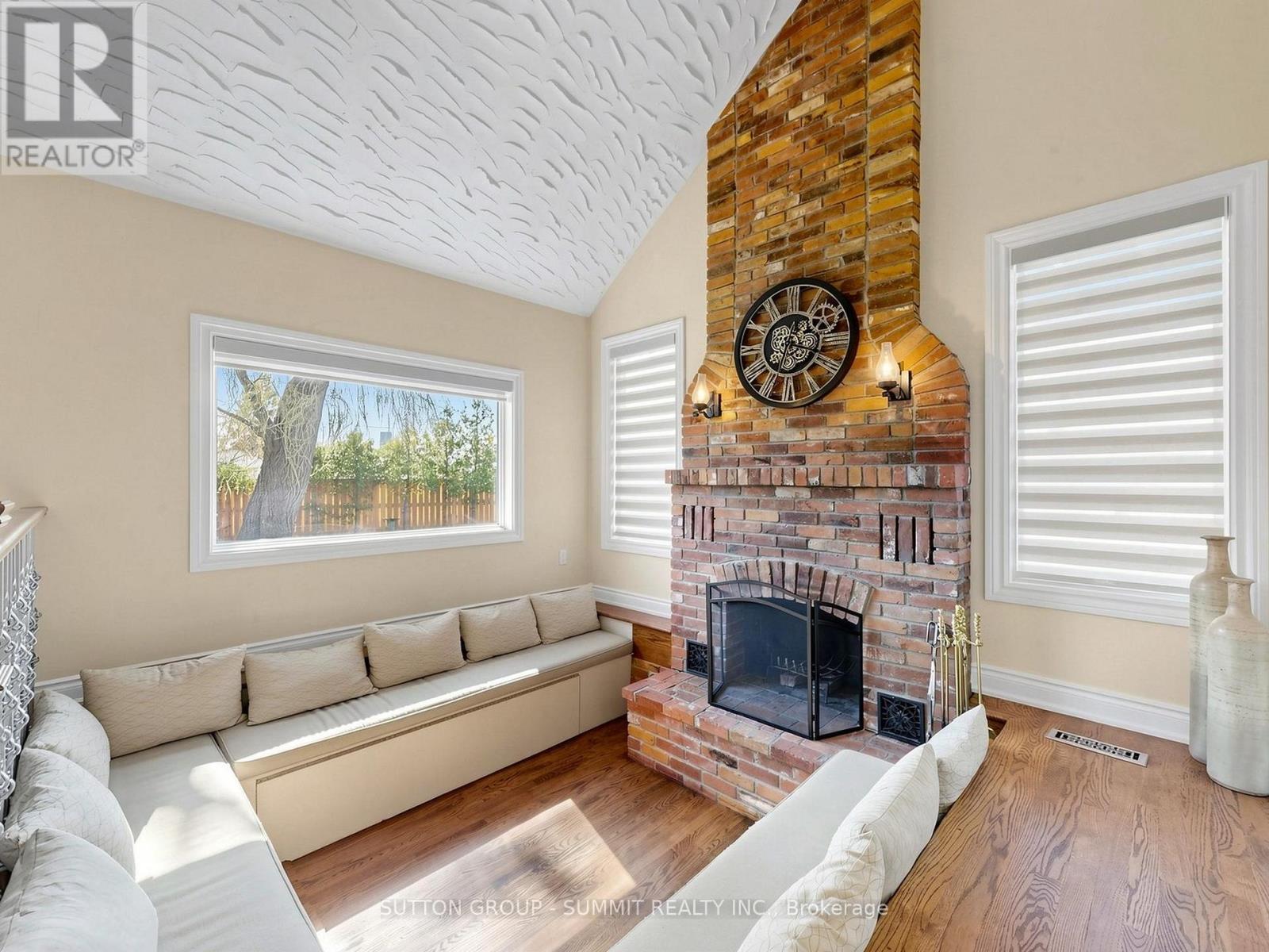 3485 Cawthra Road, Mississauga (Applewood), Ontario  L5A 2X9 - Photo 8 - W13040078