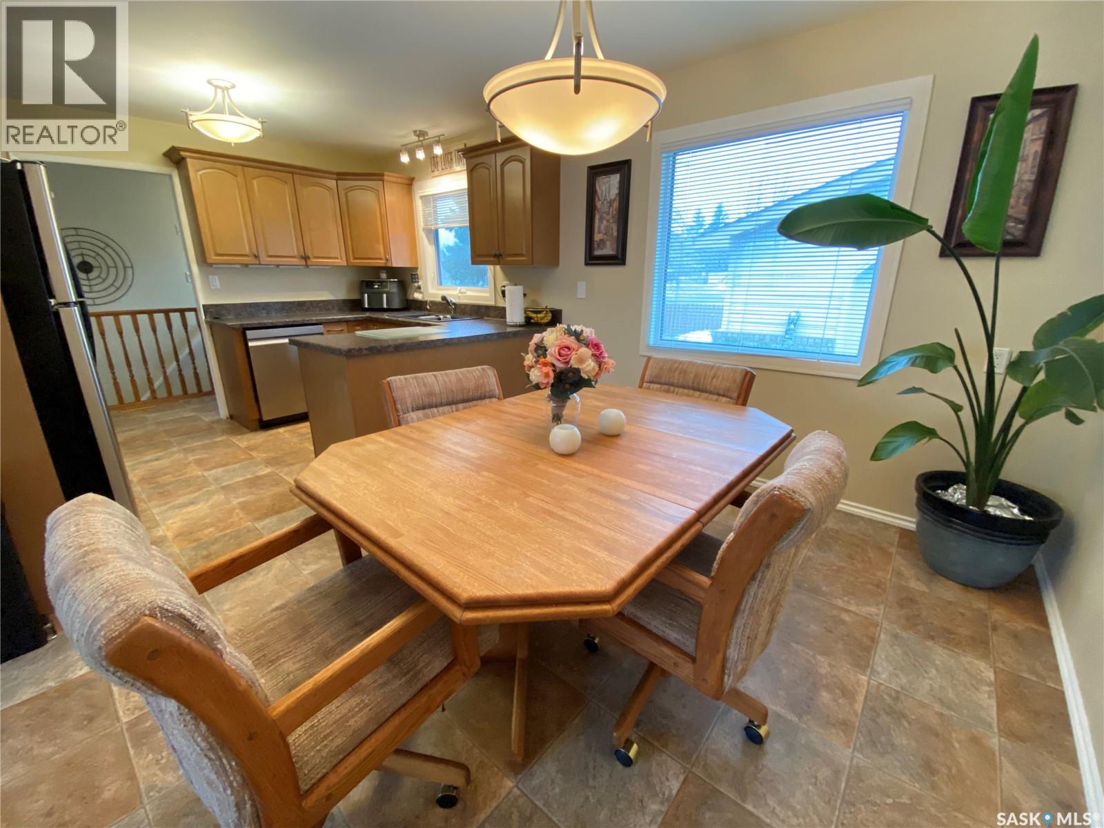 63 Collacott Drive, Yorkton, Saskatchewan  S3N 3E5 - Photo 2 - SK033851