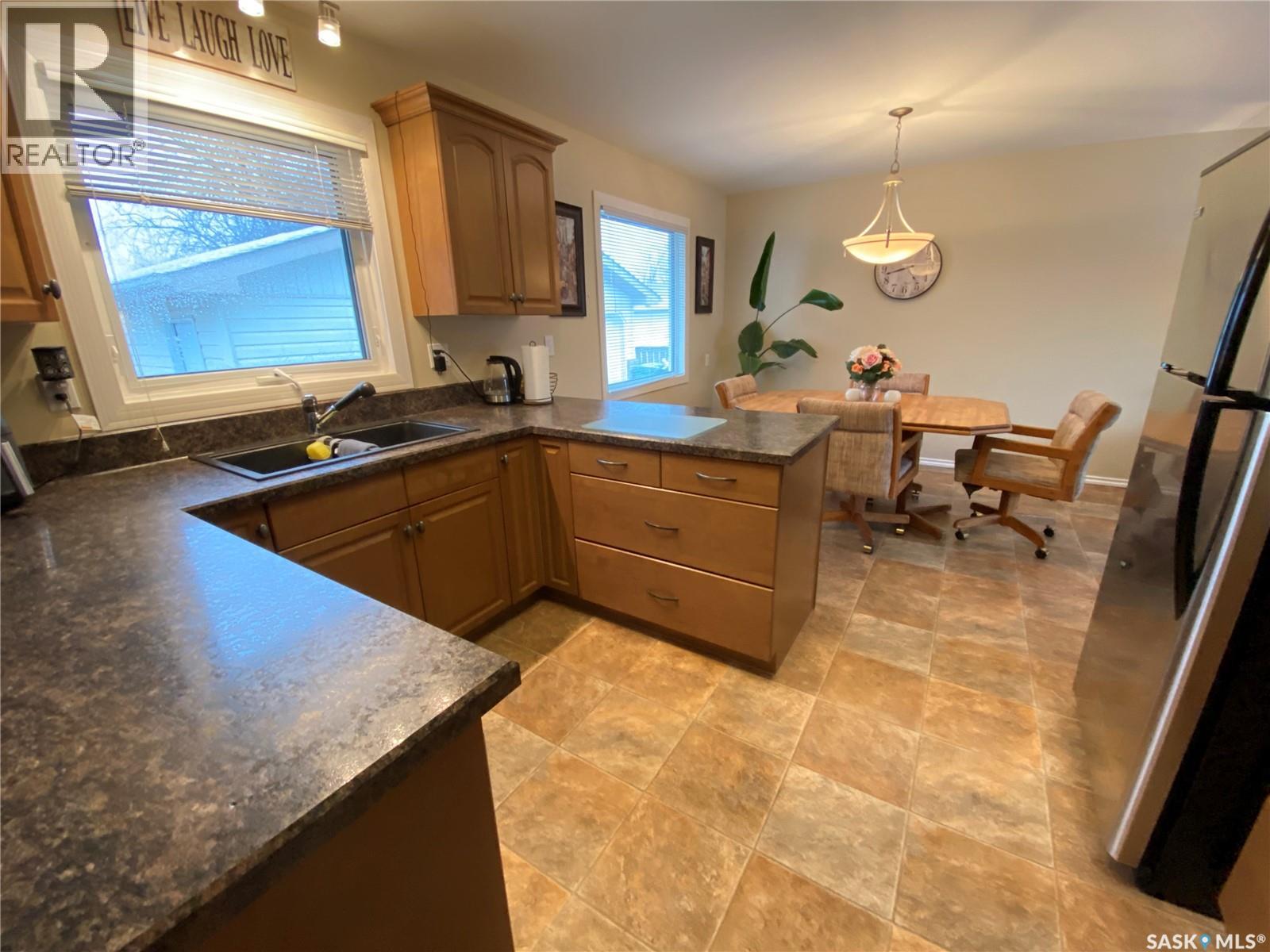 63 Collacott Drive, Yorkton, Saskatchewan  S3N 3E5 - Photo 3 - SK033851