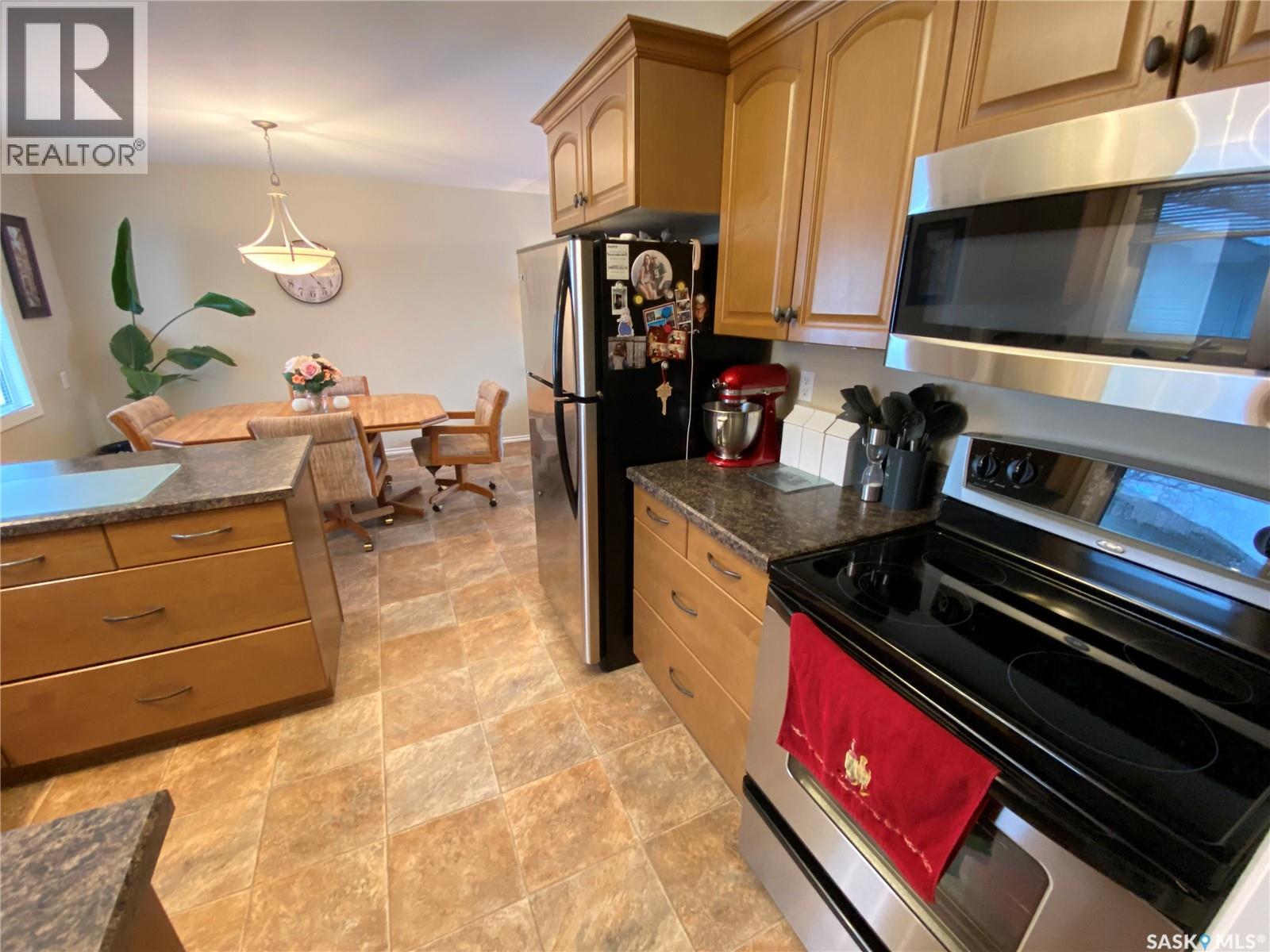 63 Collacott Drive, Yorkton, Saskatchewan  S3N 3E5 - Photo 5 - SK033851