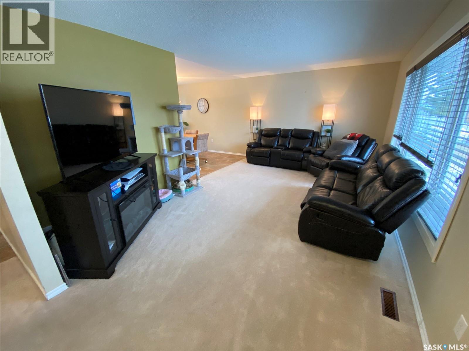 63 Collacott Drive, Yorkton, Saskatchewan  S3N 3E5 - Photo 8 - SK033851