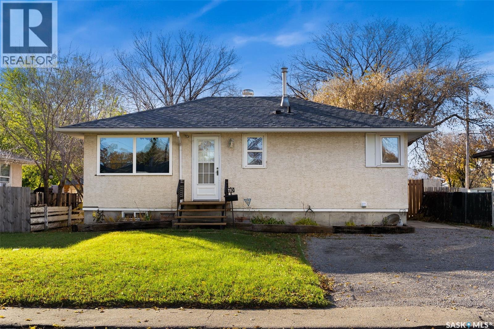110 Ottawa Street, Regina, Saskatchewan  S4R 1N2 - Photo 2 - SK033680