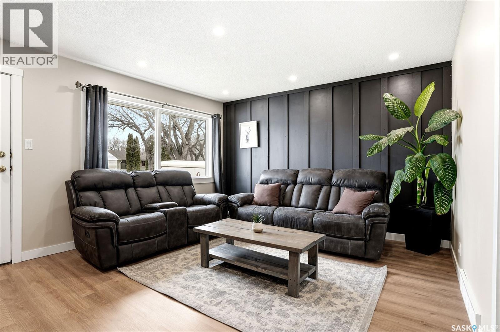 110 Ottawa Street, Regina, Saskatchewan  S4R 1N2 - Photo 4 - SK033680