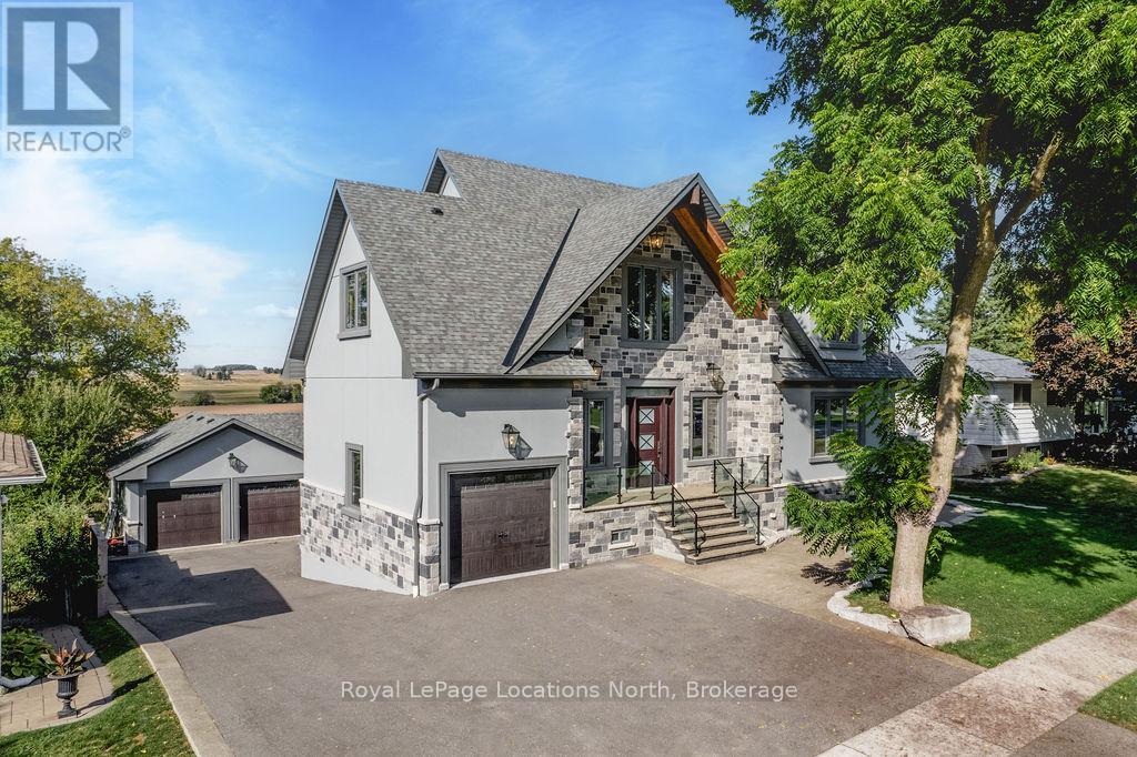 22 EAST JOHN STREET, Innisfil, Ontario