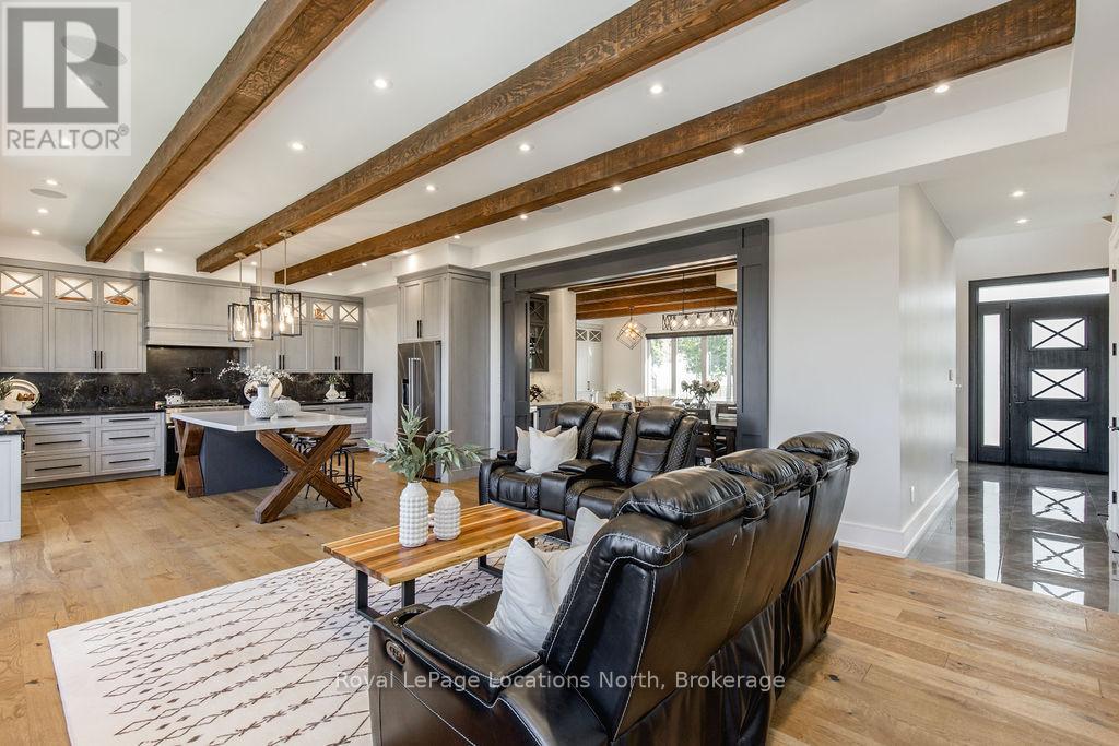 22 East John Street, Innisfil, Ontario  L0L 1L0 - Photo 14 - N12827798