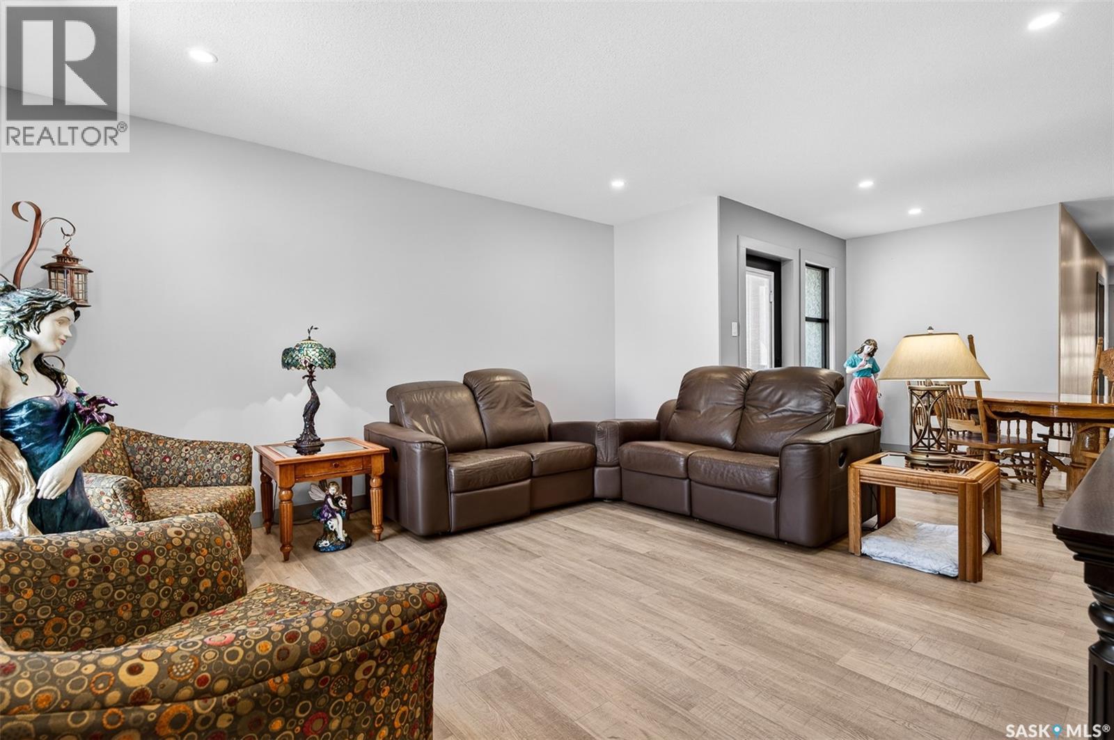 1160 Willow Avenue, Moose Jaw, Saskatchewan  S6H 1G8 - Photo 3 - SK033487