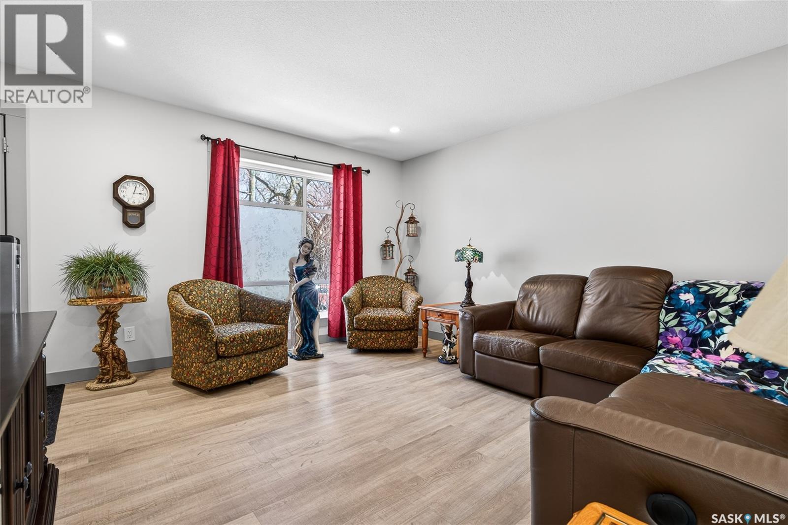 1160 Willow Avenue, Moose Jaw, Saskatchewan  S6H 1G8 - Photo 5 - SK033487