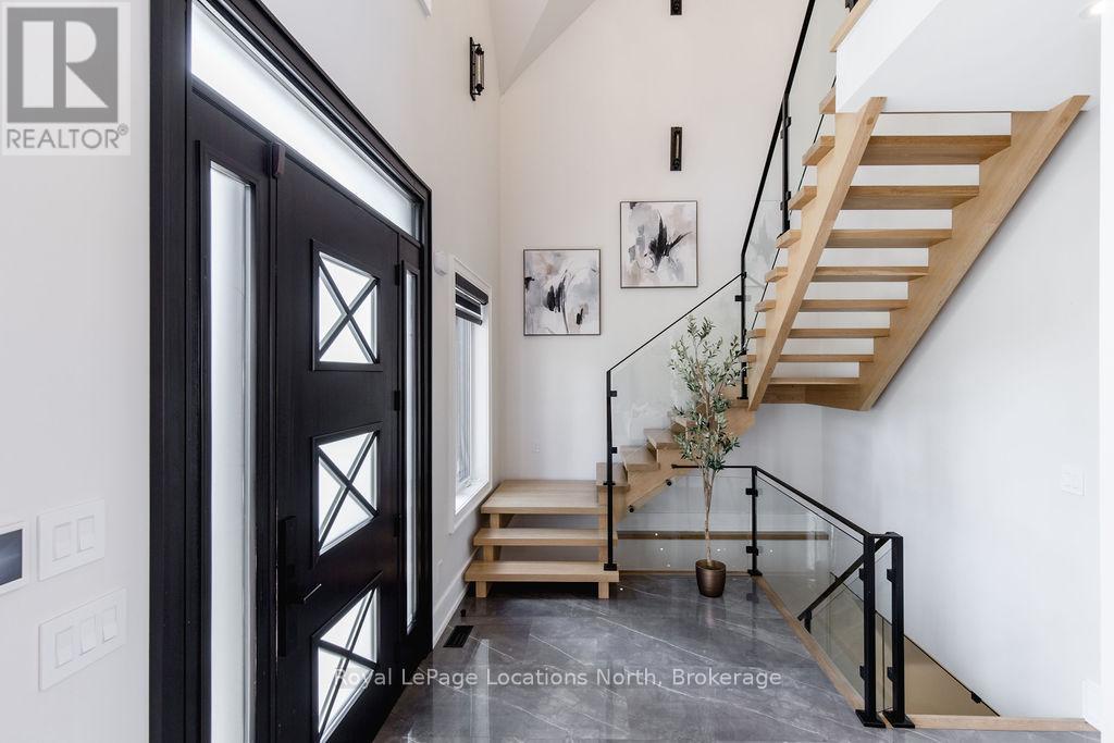 22 East John Street, Innisfil, Ontario  L0L 1L0 - Photo 4 - N12827798