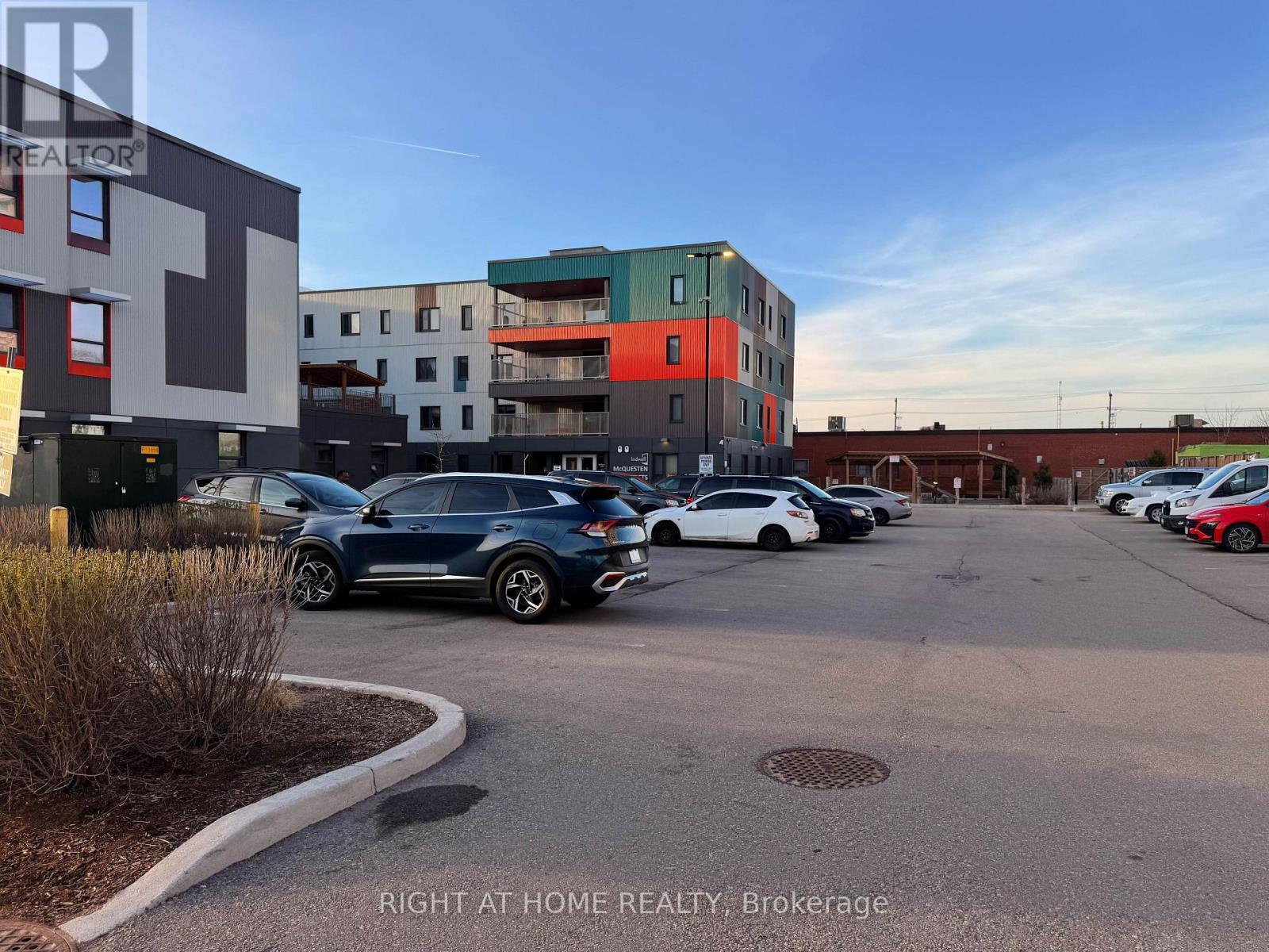 205 Melvin Avenue, Hamilton, Ontario  L8H 2J9 - Photo 2 - X13040016