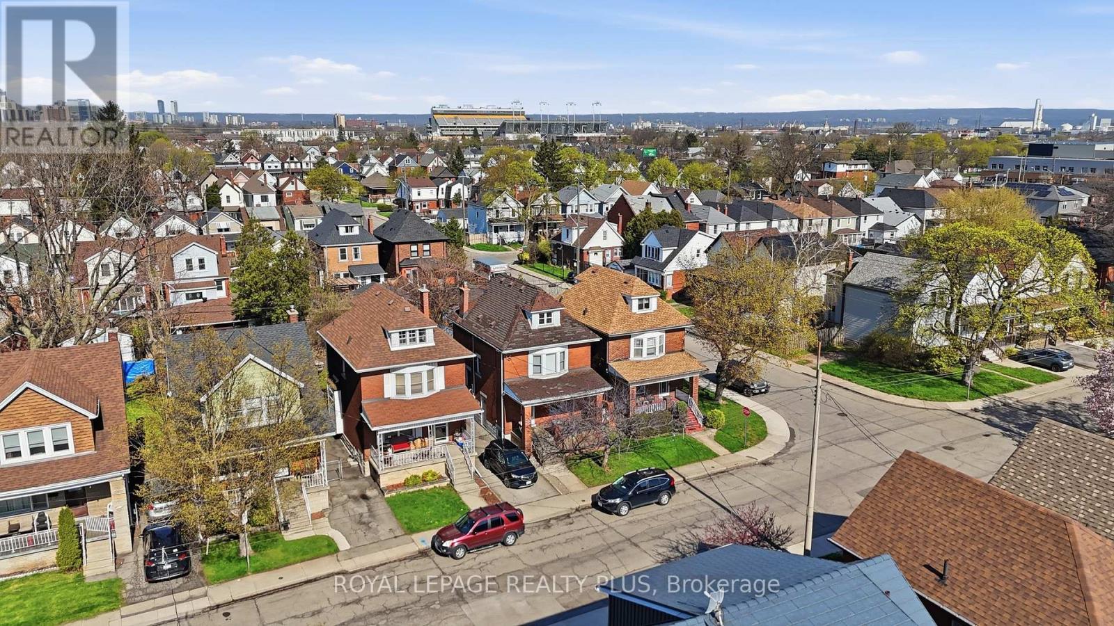 115 Kensington Avenue N, Hamilton, Ontario  L8L 7N3 - Photo 1 - X13040110