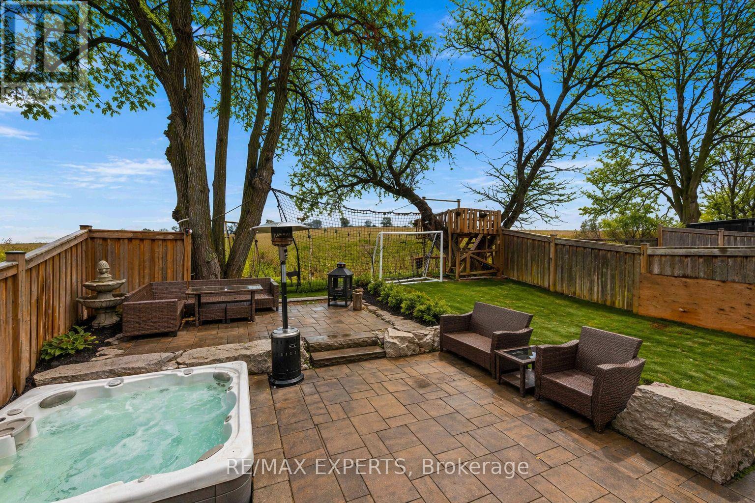 48 Manor Glen Crescent, East Gwillimbury, Ontario  L0G 1M0 - Photo 2 - N12936420