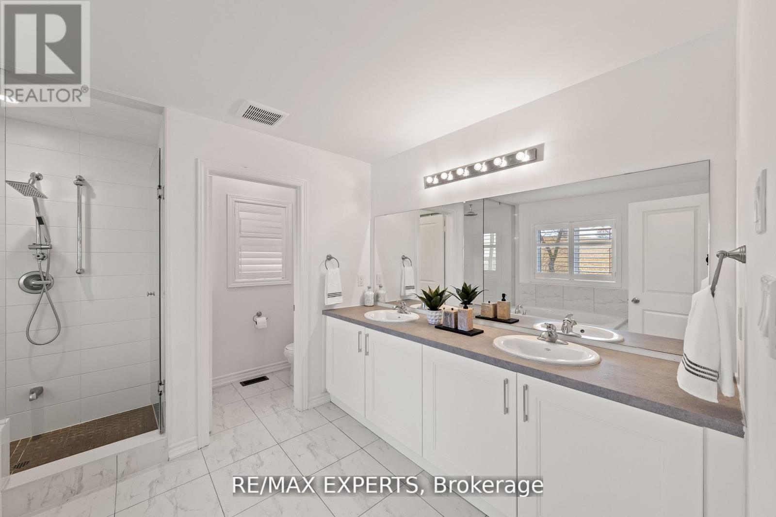 48 Manor Glen Crescent, East Gwillimbury, Ontario  L0G 1M0 - Photo 32 - N12936420