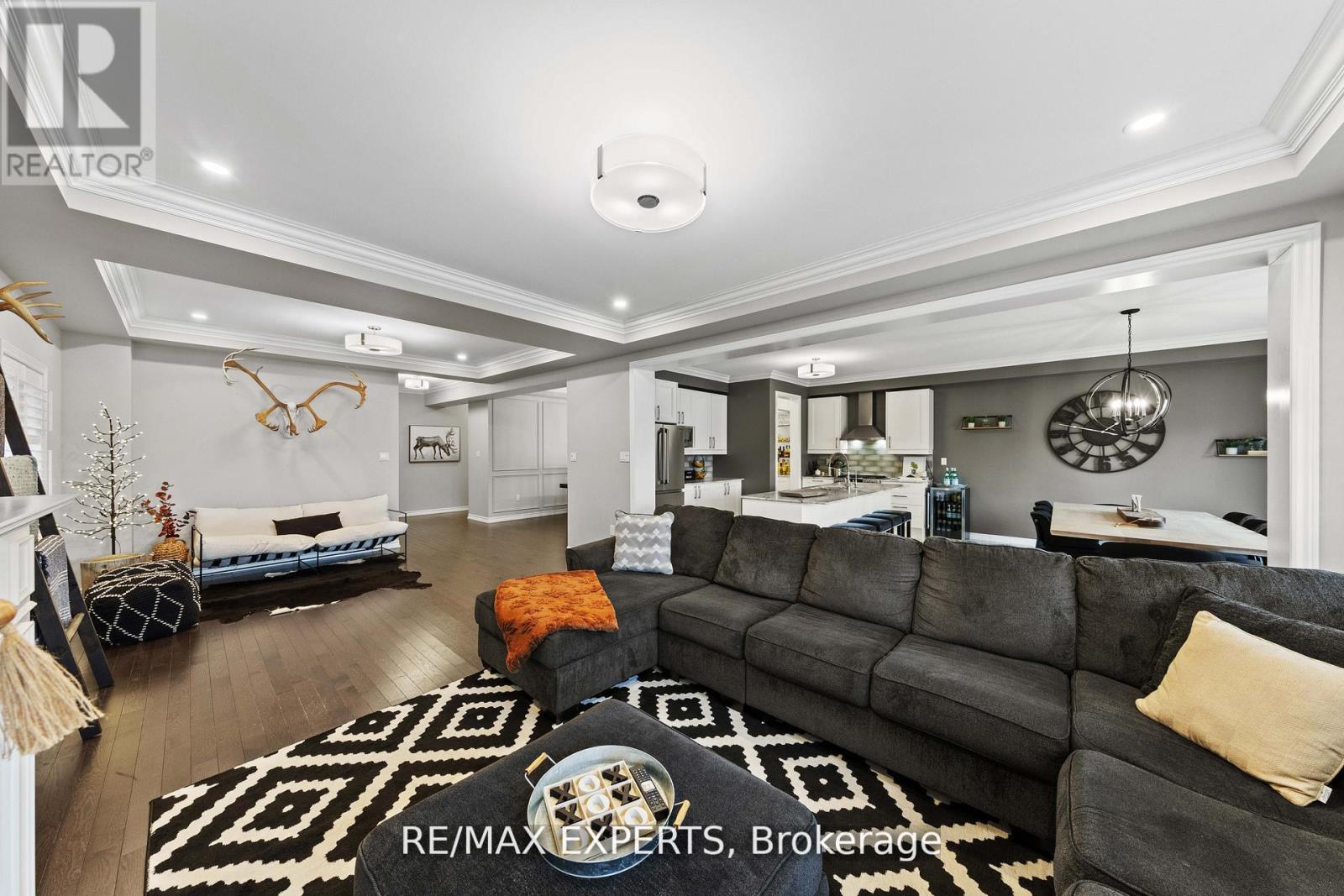 48 Manor Glen Crescent, East Gwillimbury, Ontario  L0G 1M0 - Photo 12 - N12936420