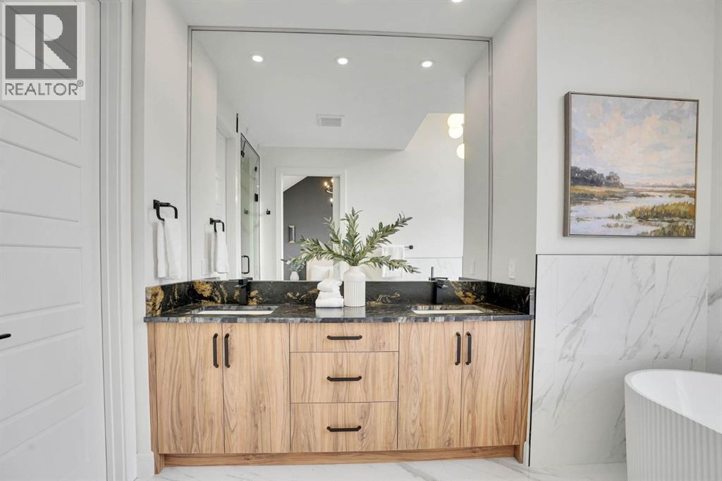 2012 35 Street SW, Calgary, Alberta  T3E 2X6 - Photo 29 - A2304128