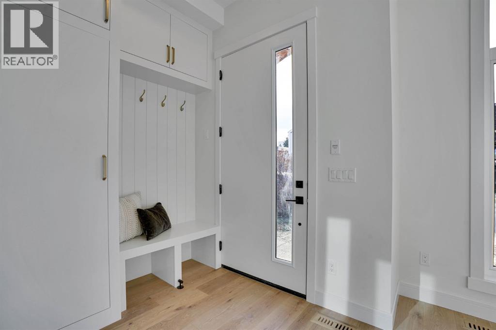 2012 35 Street SW, Calgary, Alberta  T3E 2X6 - Photo 7 - A2304128