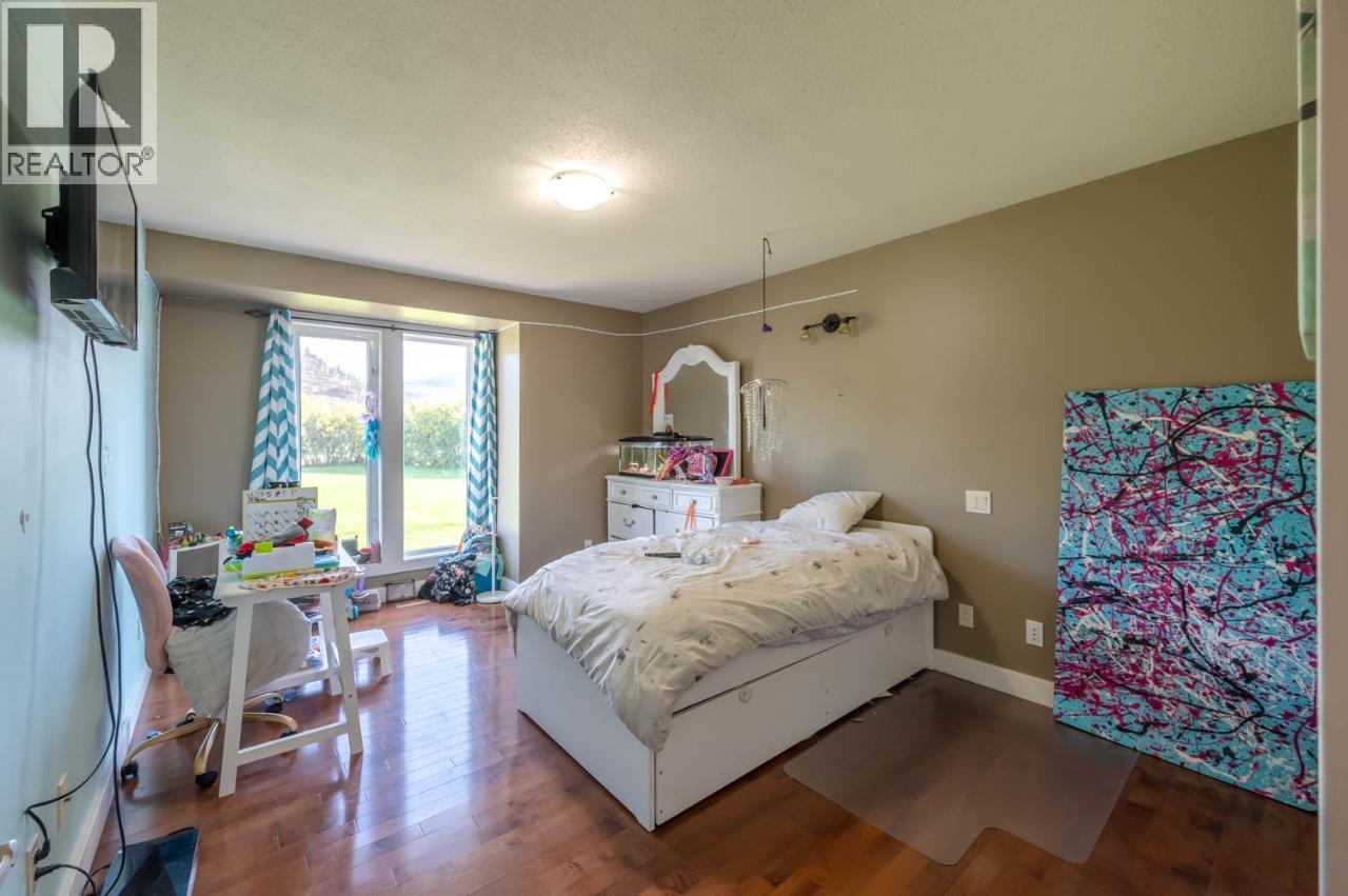 300 Jones Way Road, Oliver, British Columbia  V0H 1T5 - Photo 18 - 10384714