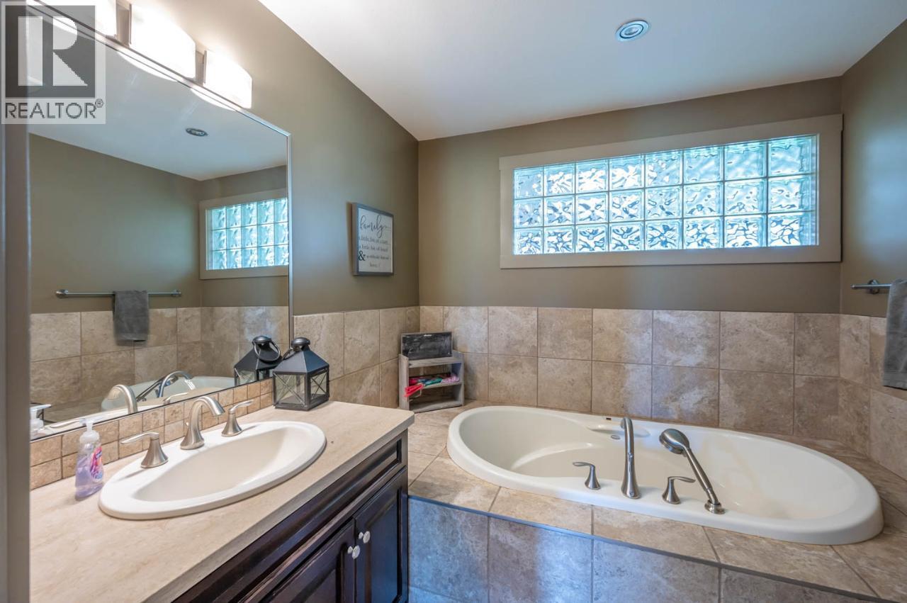 300 Jones Way Road, Oliver, British Columbia  V0H 1T5 - Photo 33 - 10384606