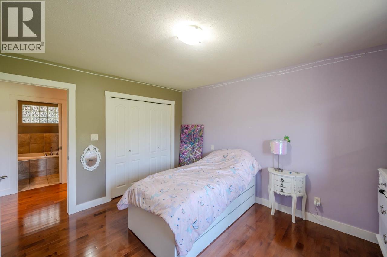 300 Jones Way Road, Oliver, British Columbia  V0H 1T5 - Photo 35 - 10384606