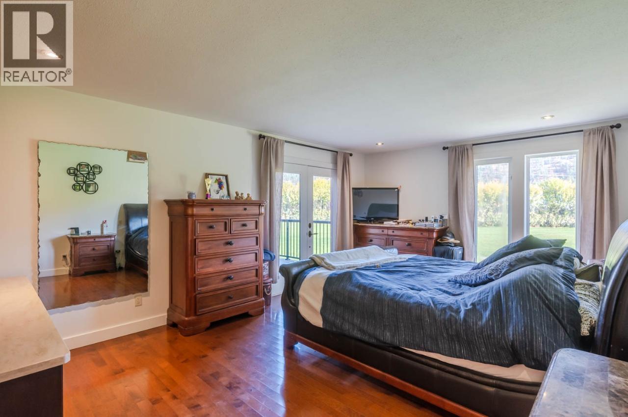 300 Jones Way Road, Oliver, British Columbia  V0H 1T5 - Photo 37 - 10384606
