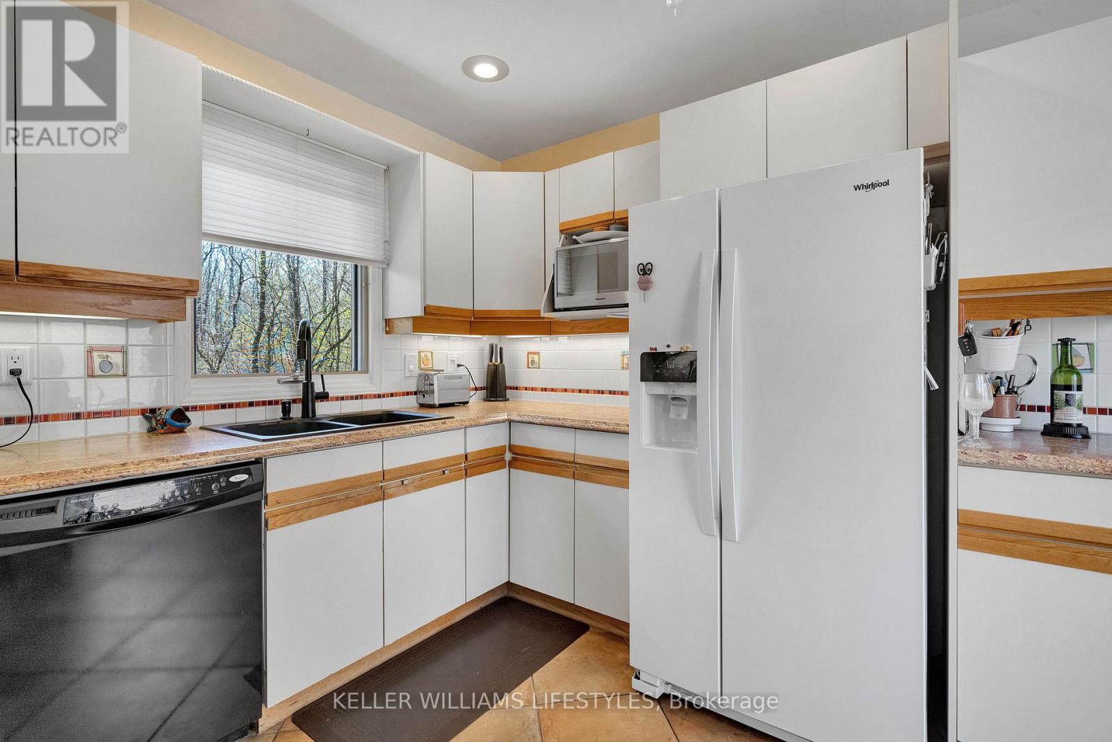 695 Woodcrest Boulevard, London South, Ontario  N6K 1P8 - Photo 9 - X13040390