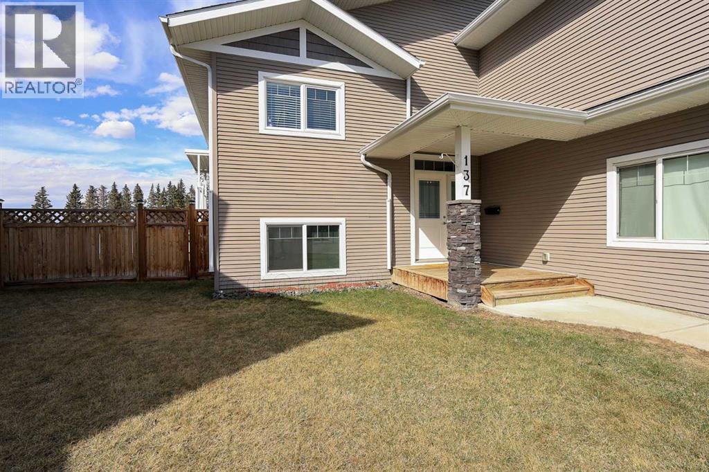 137 Coachman Way, Blackfalds, Alberta  T4M 0B4 - Photo 2 - A2304697