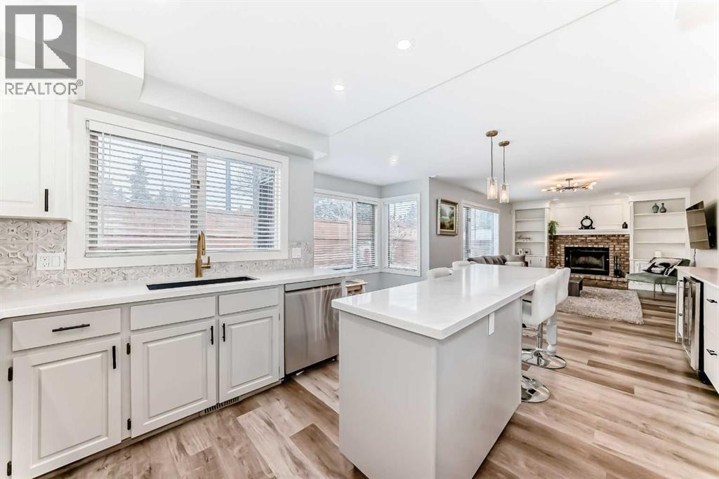 47 Canterbury Court Sw, Calgary, Alberta  T2W 6C2 - Photo 8 - A2294234