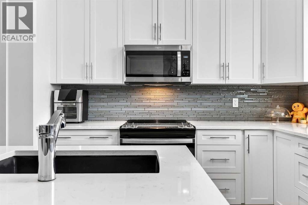 42 Heirloom Manor SE, Calgary, Alberta  T3S 0H2 - Photo 11 - A2297204