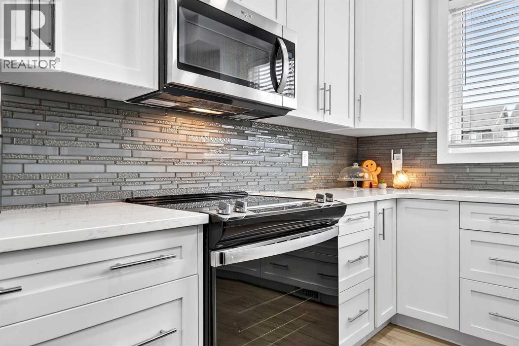 42 Heirloom Manor SE, Calgary, Alberta  T3S 0H2 - Photo 13 - A2297204