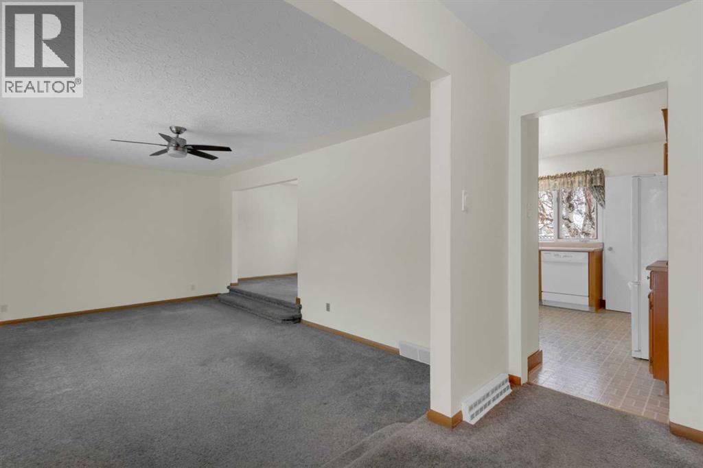 31 Gateway Drive SW, Calgary, Alberta  T3E 4J8 - Photo 8 - A2302148