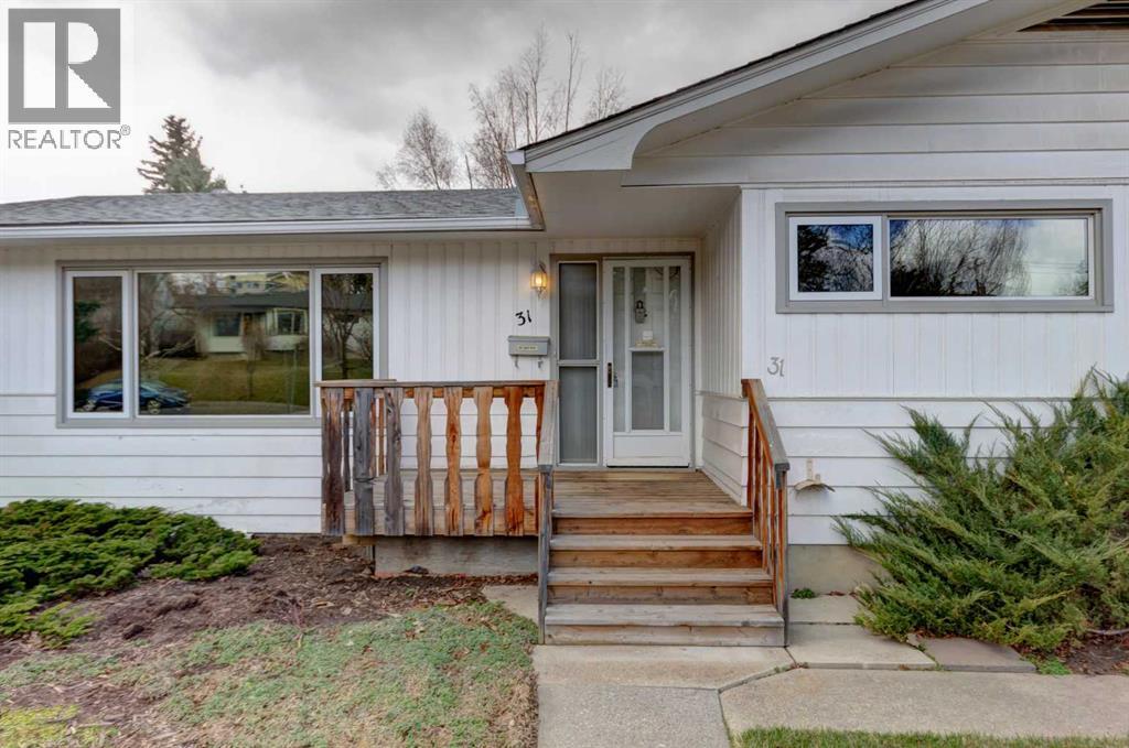 31 Gateway Drive SW, Calgary, Alberta  T3E 4J8 - Photo 3 - A2302148