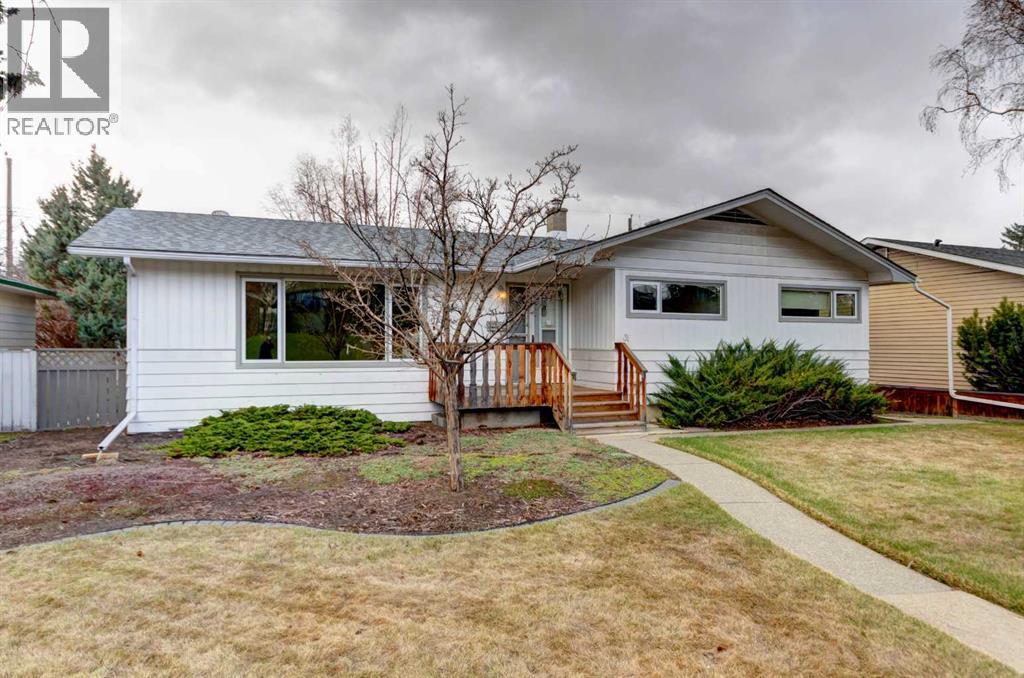 31 Gateway Drive SW, Calgary, Alberta  T3E 4J8 - Photo 2 - A2302148